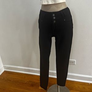 Never worn juniors size 1 black skinny jean